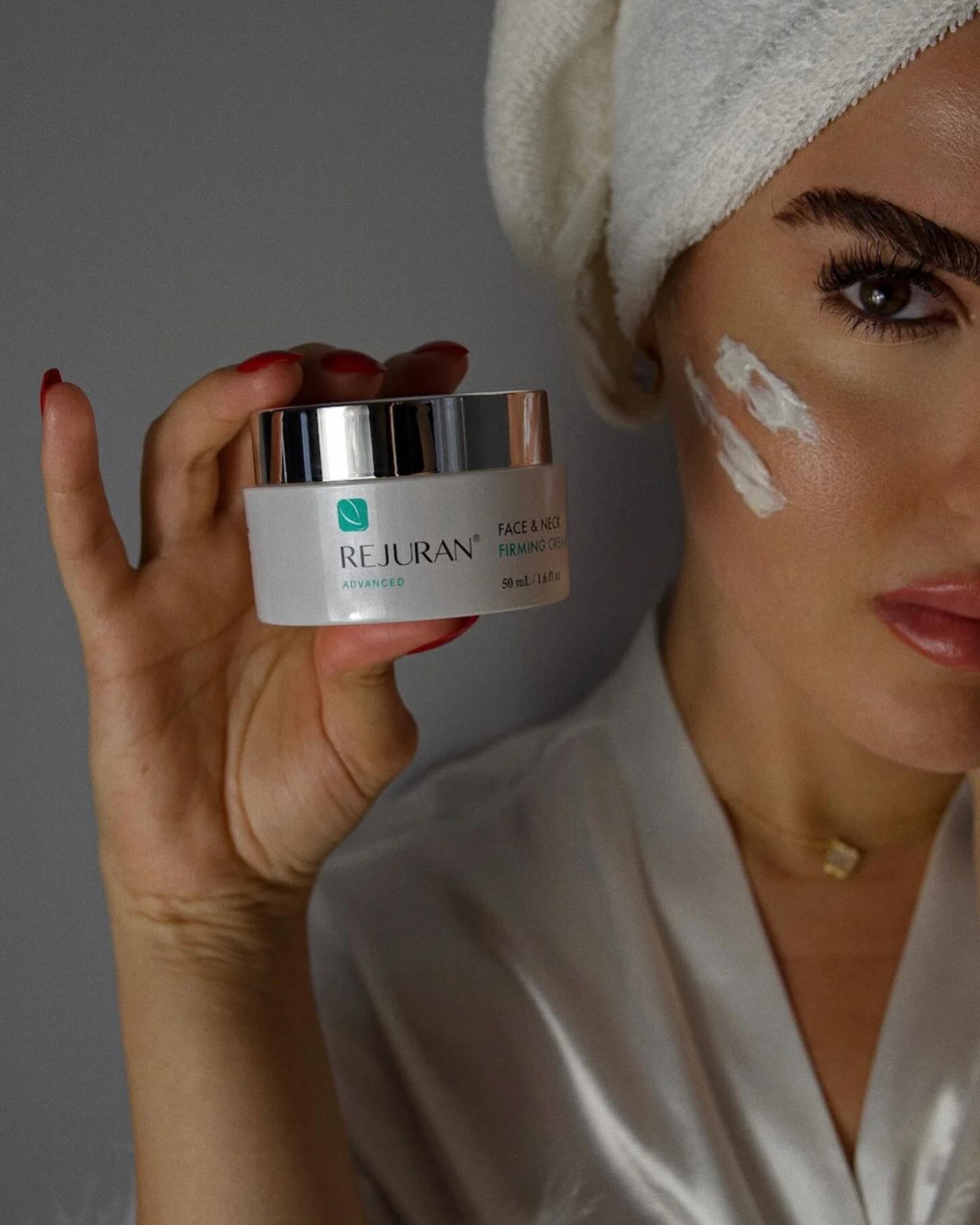 nn REJURAN® ADVANCED FACE & NECK FIRMING CREAM